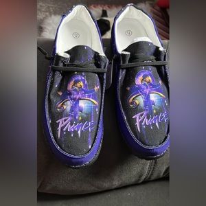 Men’s size 10.5 Hey Dudes like Prince shoes